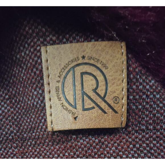 Womens Greek Key Ruana Shawl Faux Fur Trim OS Red/Black Greek Key Acrylic - Picture 7 of 8